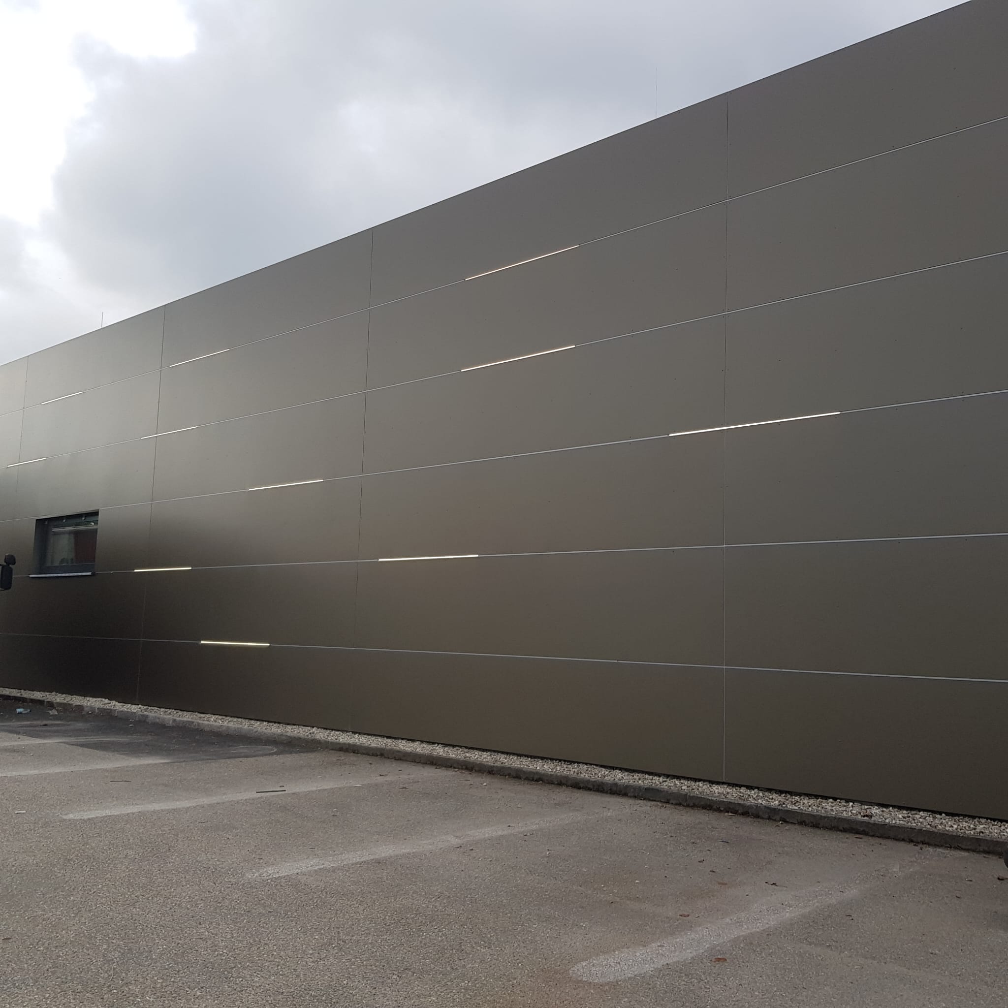 ed18a571-e733-42f0-873b-82fe70887a10